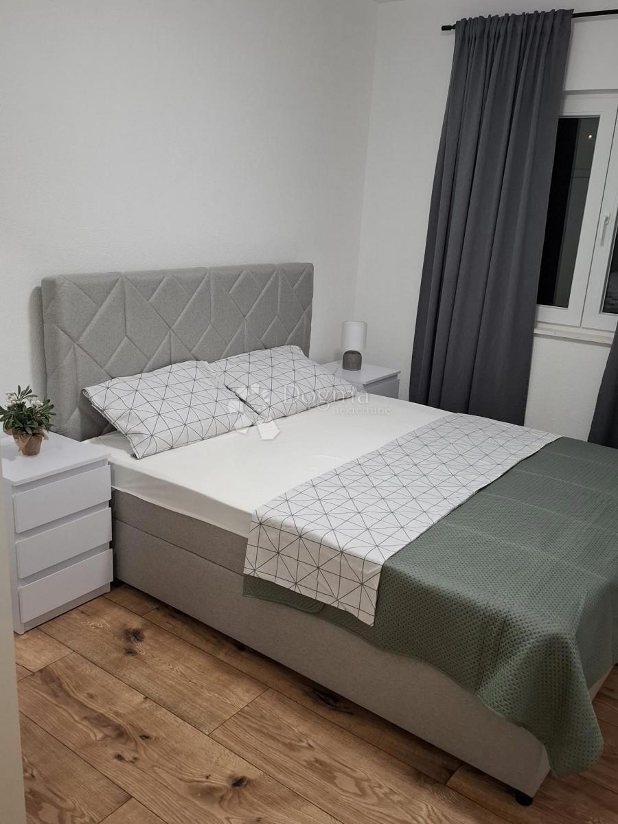 Allogio Okrug Gornji, Okrug, 78m2