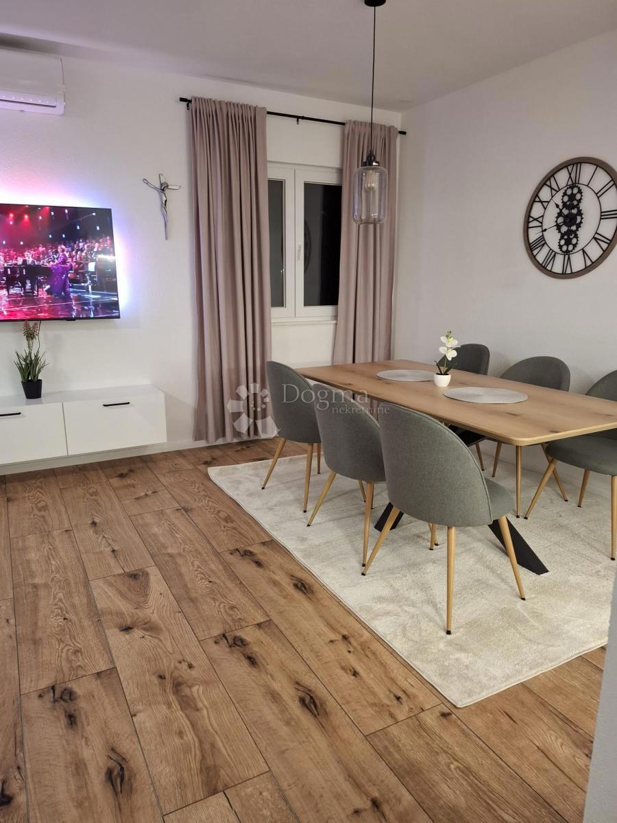 Allogio Okrug Gornji, Okrug, 78m2