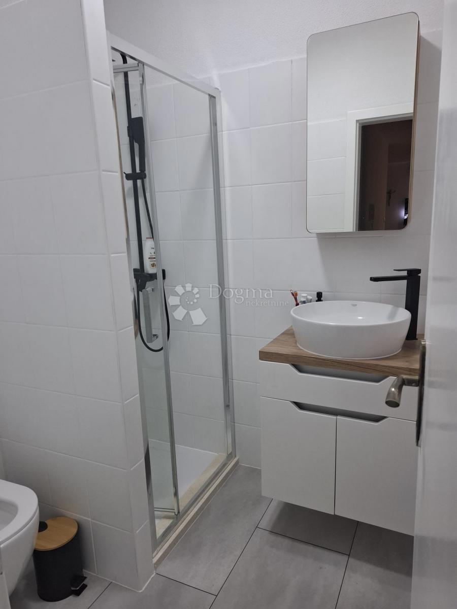 Allogio Okrug Gornji, Okrug, 78m2