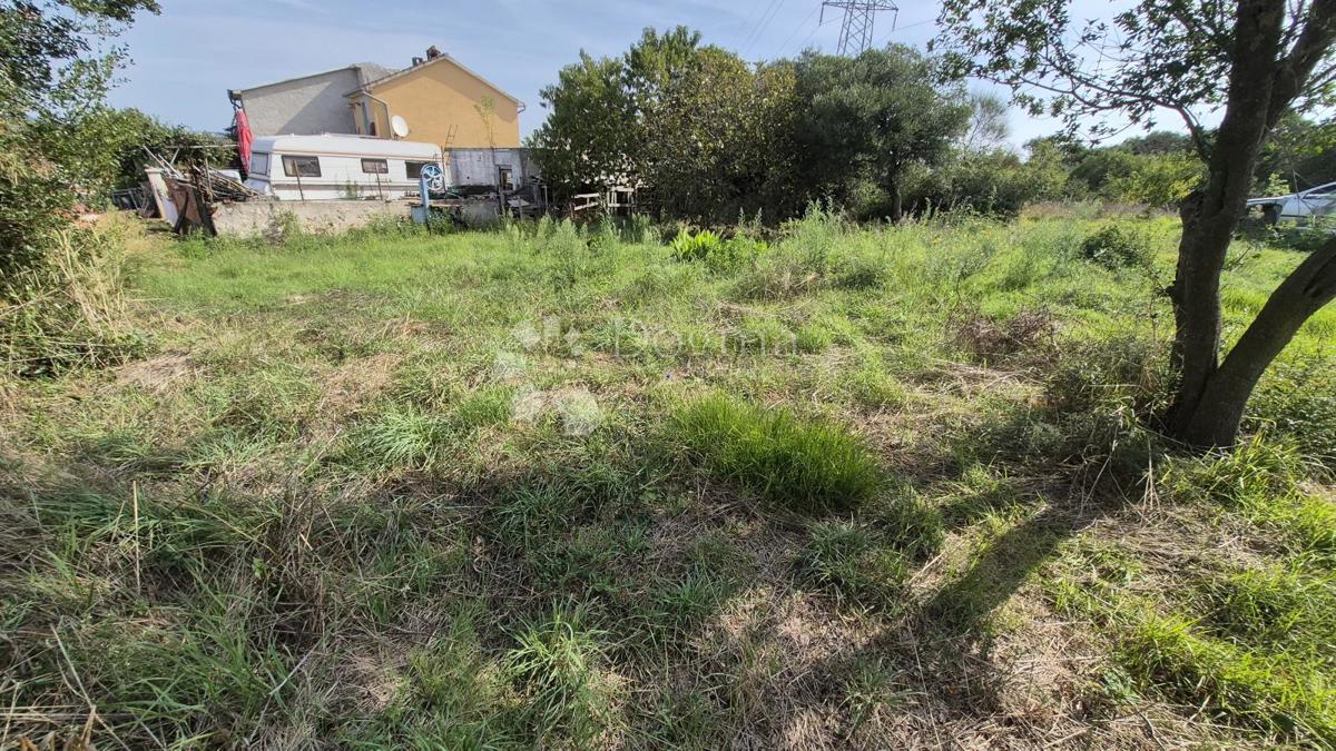 Superficie terreno edificabile 541m2