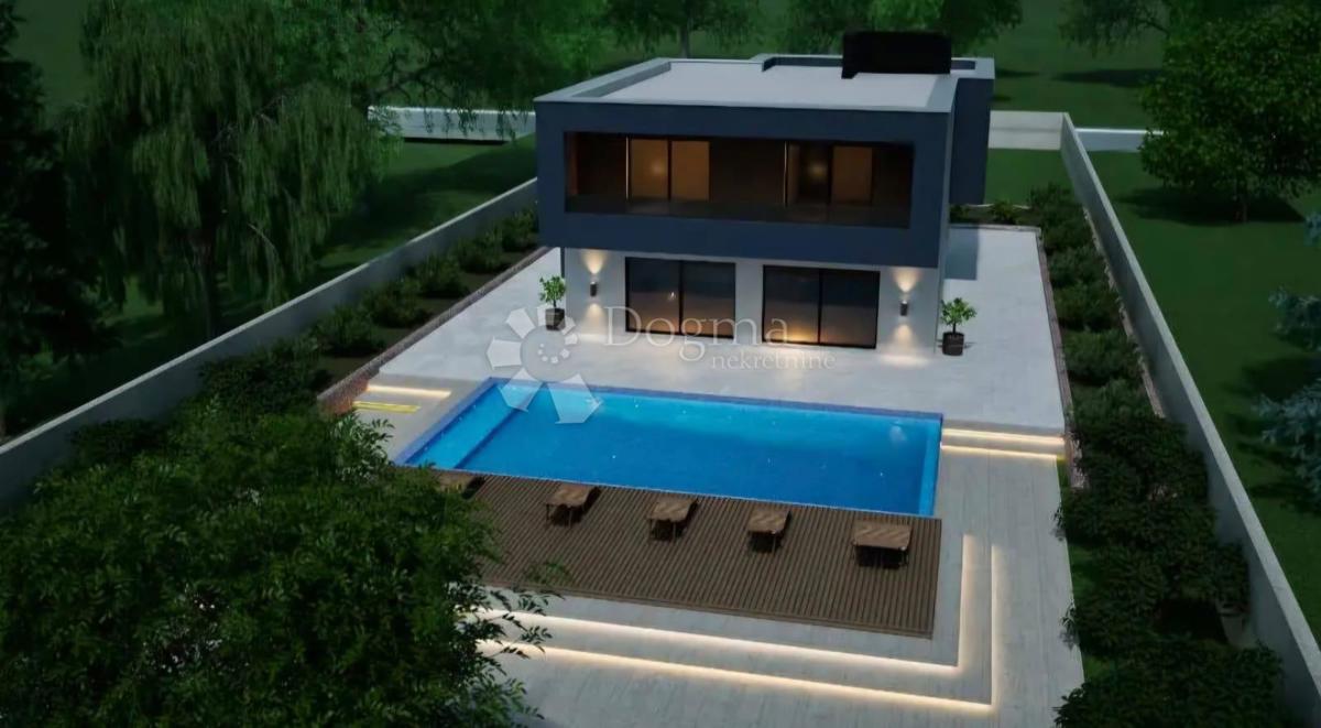 Superficie terreno edificabile 541m2