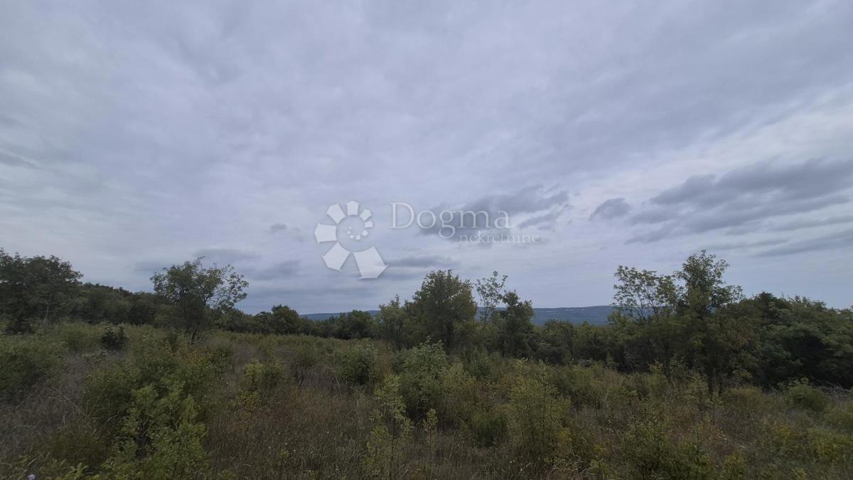 Terreno edificabile Rakalj, Marčana, 2.878m2