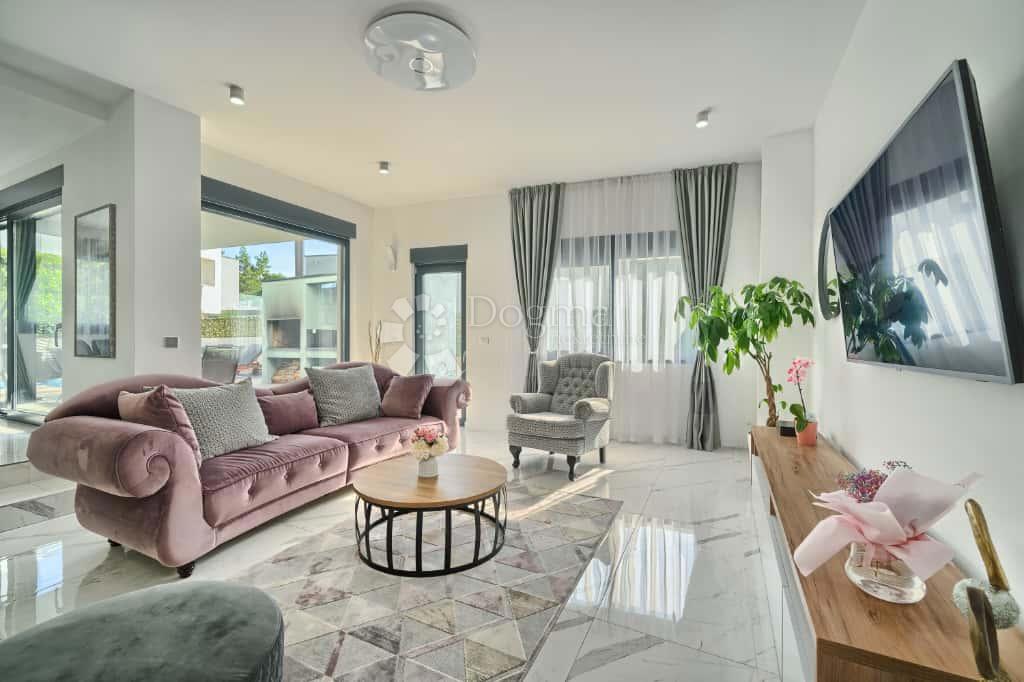 Casa Strožanac, Podstrana, 293m2