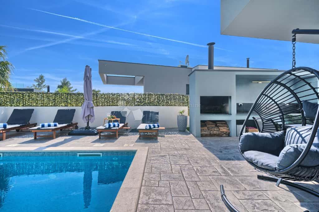 Casa Strožanac, Podstrana, 293m2