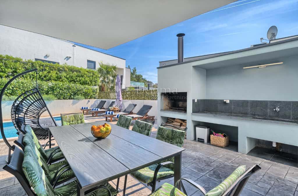 Casa Strožanac, Podstrana, 293m2