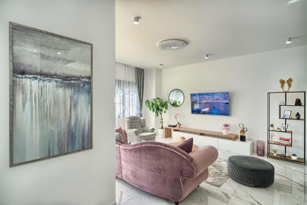 Casa Strožanac, Podstrana, 293m2