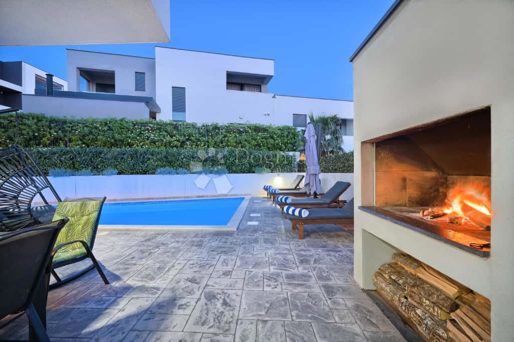 Casa Strožanac, Podstrana, 293m2