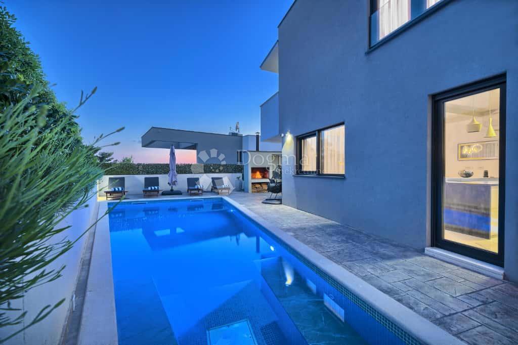 Casa Strožanac, Podstrana, 293m2