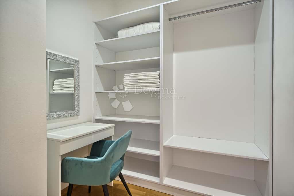 Casa Strožanac, Podstrana, 293m2