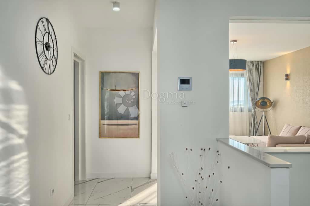 Casa Strožanac, Podstrana, 293m2