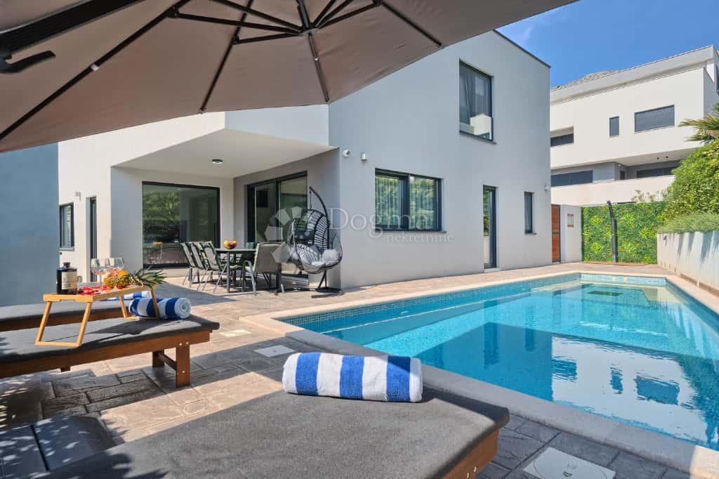 Casa Strožanac, Podstrana, 293m2