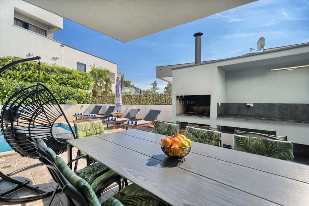 Casa Strožanac, Podstrana, 293m2