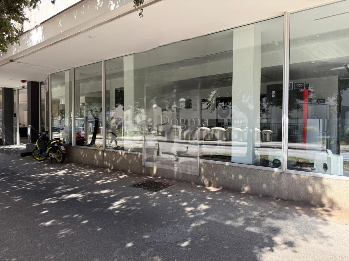 Locale commerciale Višnjik, Zadar, 324,17m2