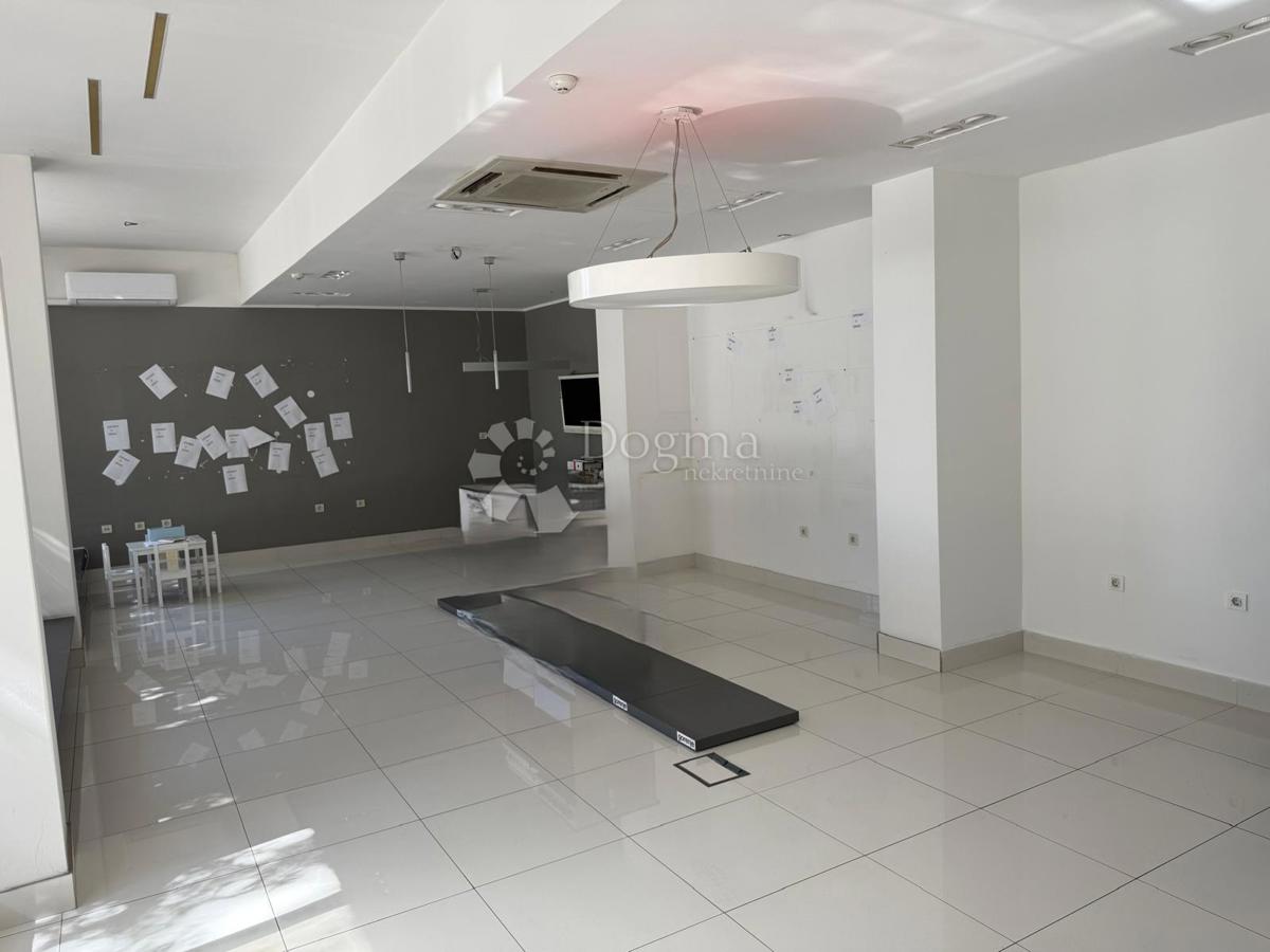 Locale commerciale Višnjik, Zadar, 324,17m2