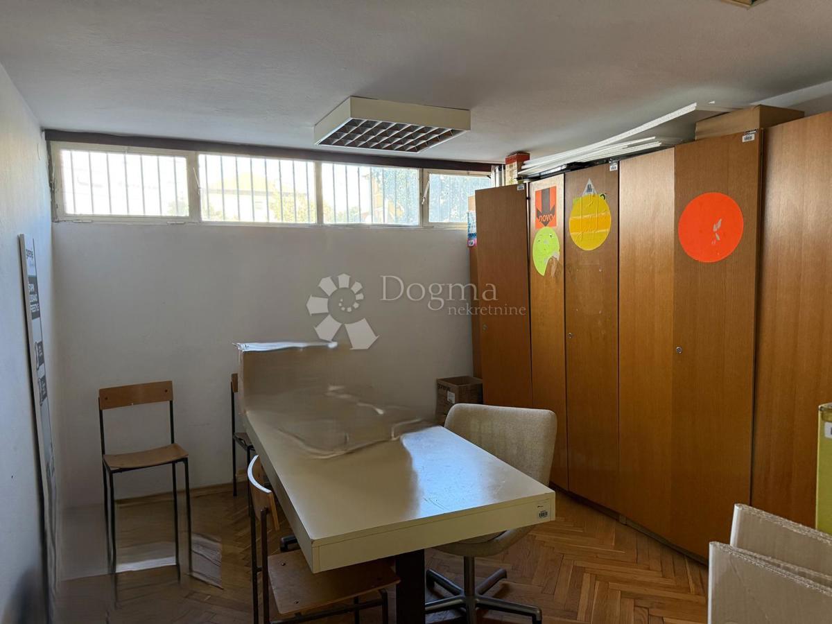 Locale commerciale Višnjik, Zadar, 324,17m2