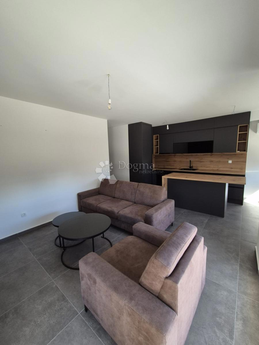 Allogio Okrug Gornji, Okrug, 60m2