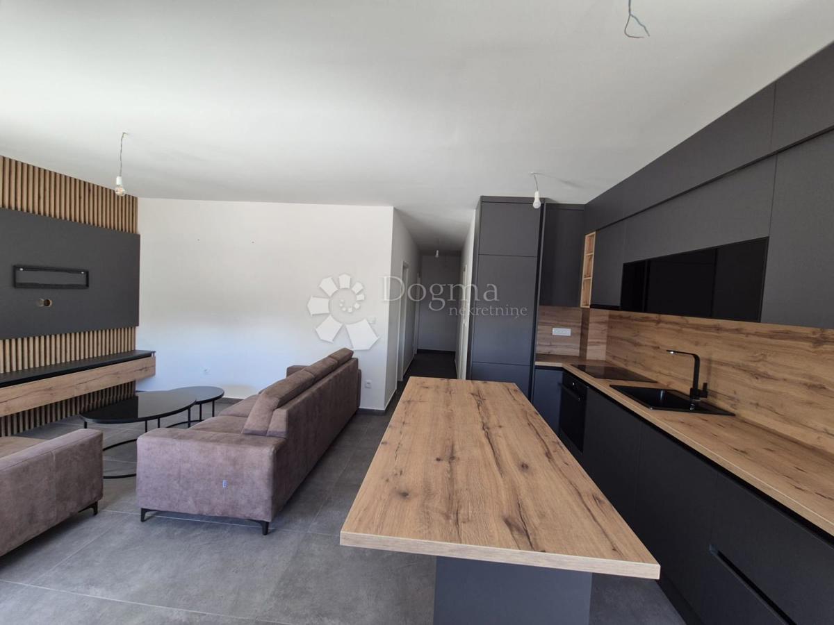 Allogio Okrug Gornji, Okrug, 60m2