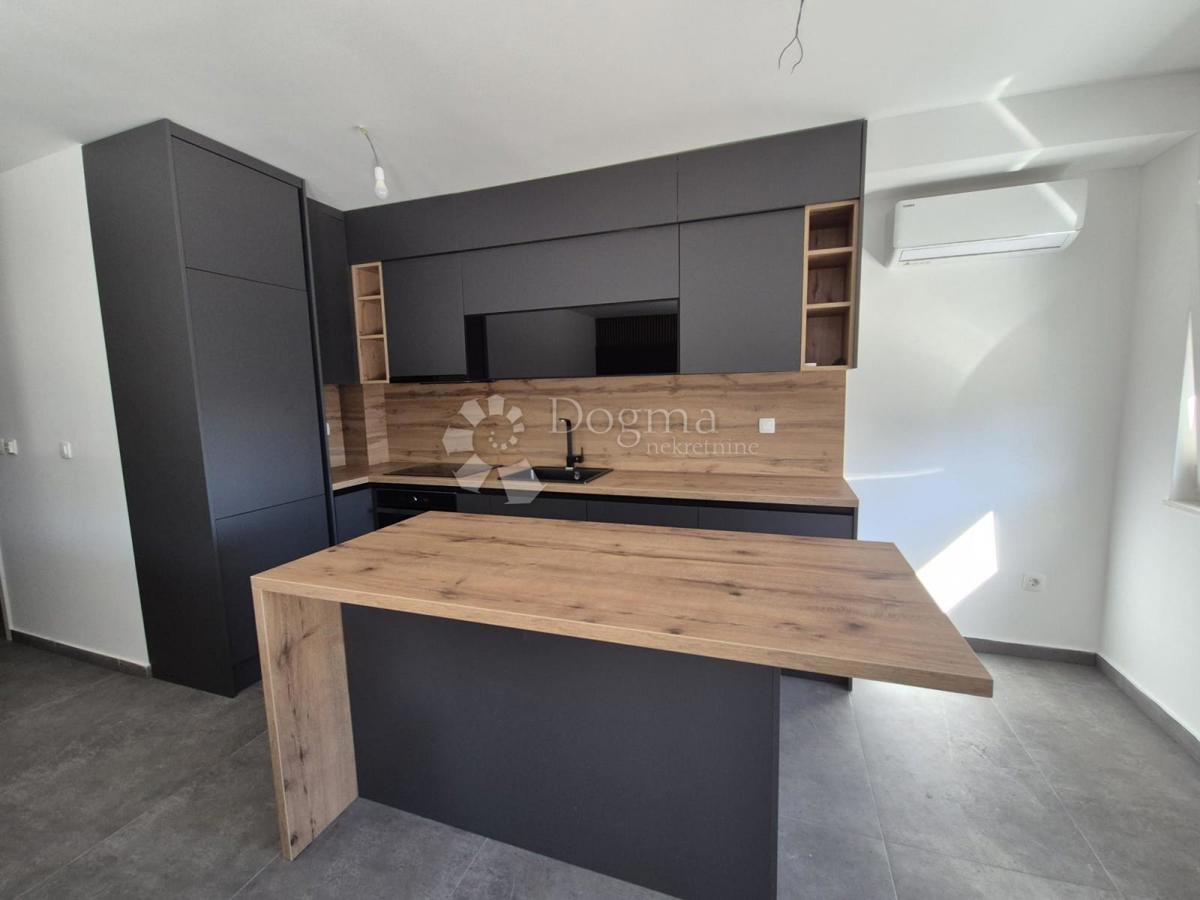 Allogio Okrug Gornji, Okrug, 60m2