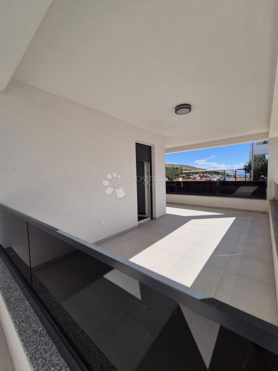 Allogio Okrug Gornji, Okrug, 60m2