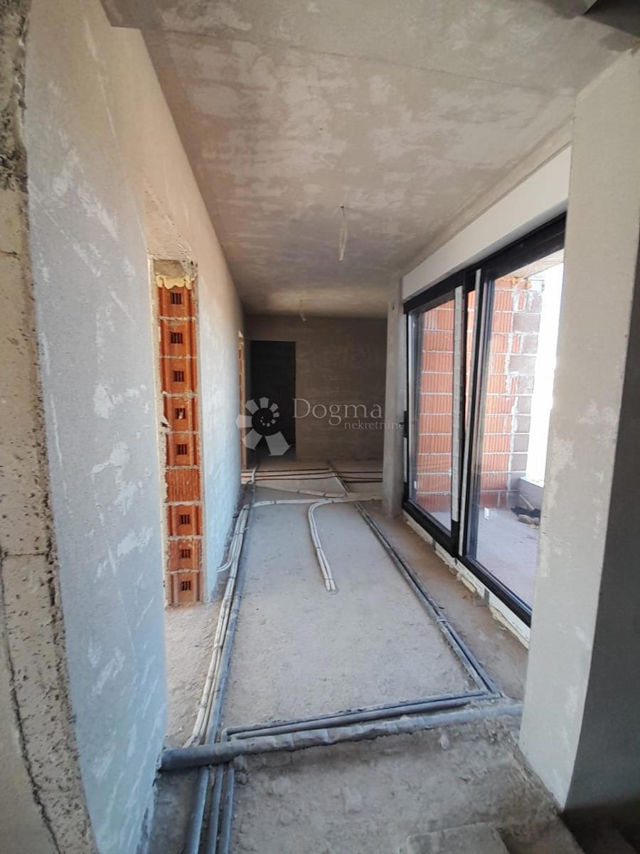 ŠIBENIK/TROMILJA - VILLA MODERNA CON PISCINA