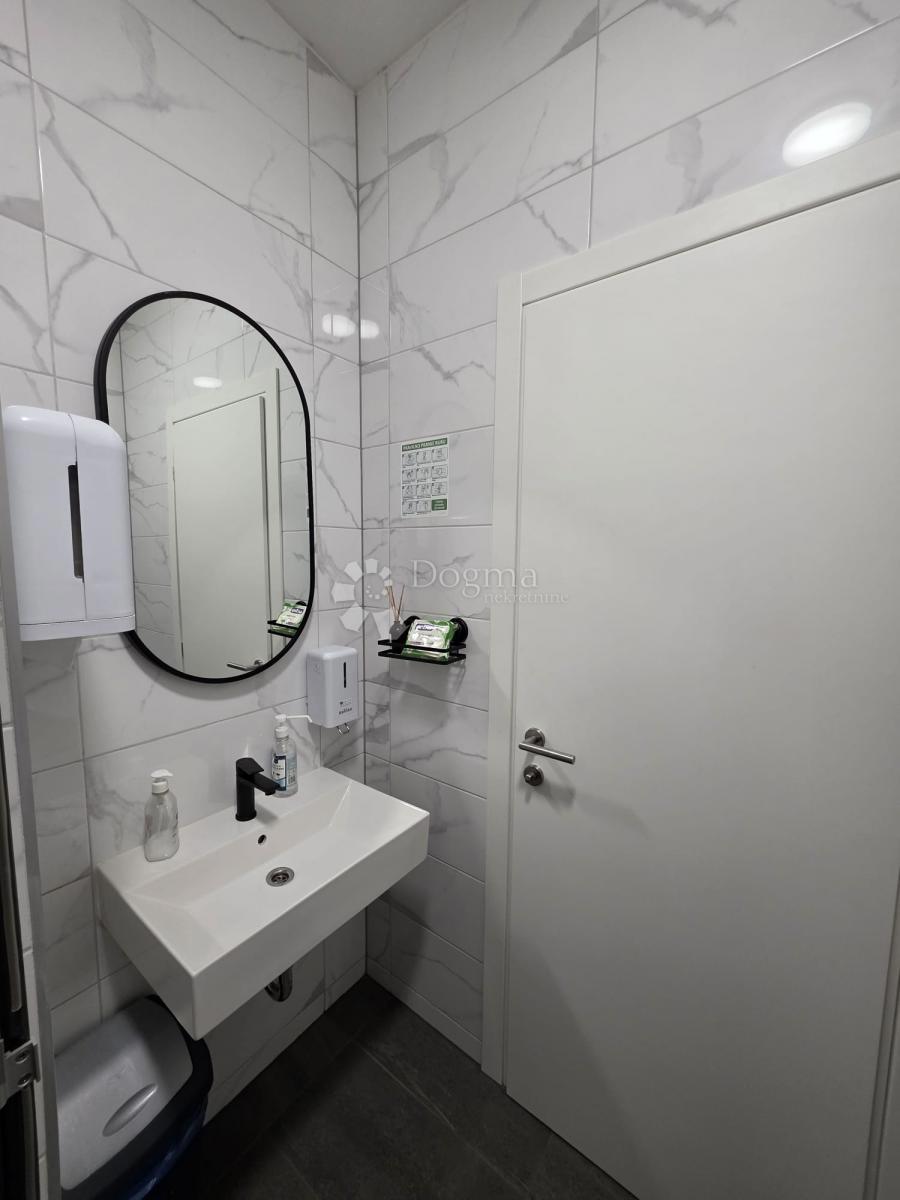 Locale commerciale Sračinec, 111,93m2