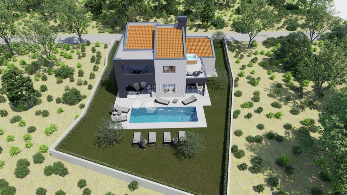 Terreno edificabile con permesso di costruire valido per la costruzione di una casa unifamiliare e piscina