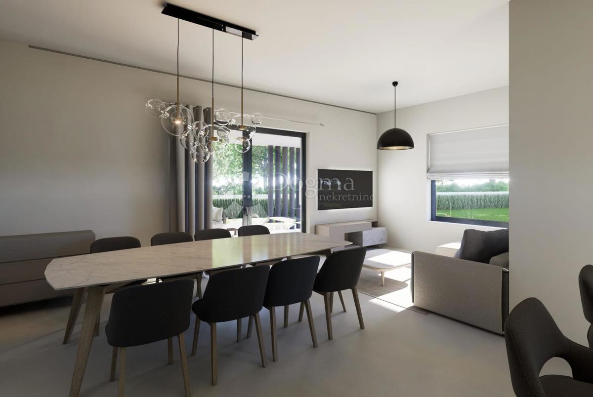 Terreno edificabile con permesso di costruire valido per la costruzione di una casa unifamiliare e piscina