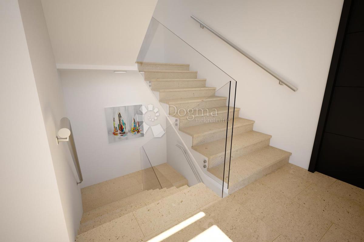 APPARTAMENTO DI LUSSO CON I PIÙ ALTI STANDARD - ROVIGNO, CENTRO