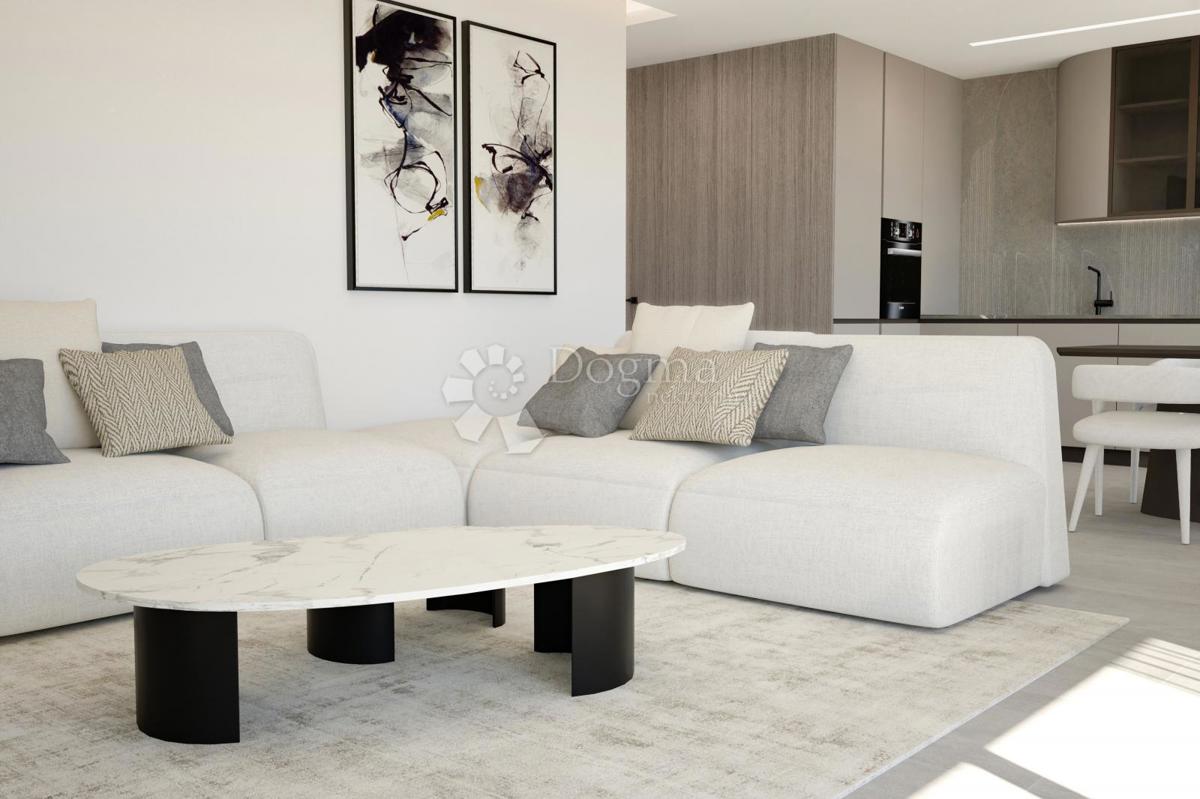 APPARTAMENTO DI LUSSO CON I PIÙ ALTI STANDARD - ROVIGNO, CENTRO