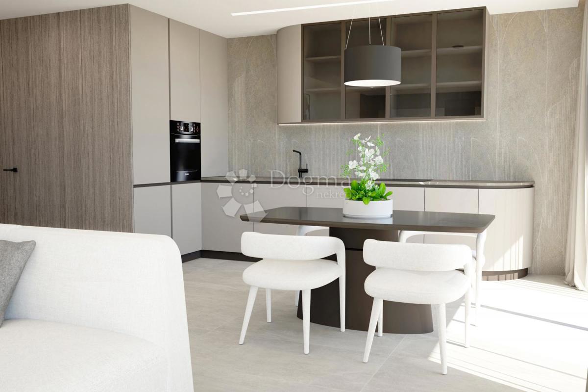 APPARTAMENTO DI LUSSO CON I PIÙ ALTI STANDARD - ROVIGNO, CENTRO