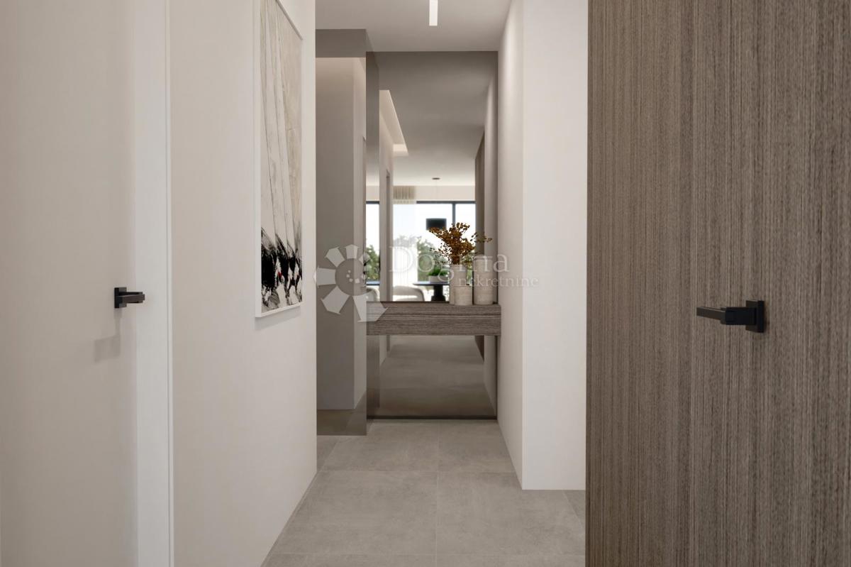 APPARTAMENTO DI LUSSO CON I PIÙ ALTI STANDARD - ROVIGNO, CENTRO