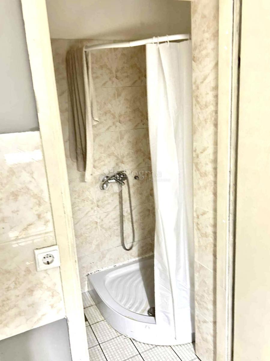 Locale commerciale Voltino, Trešnjevka - Sjever, 16,91m2