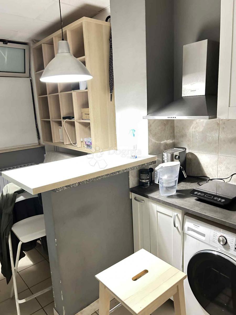 Locale commerciale Voltino, Trešnjevka - Sjever, 16,91m2