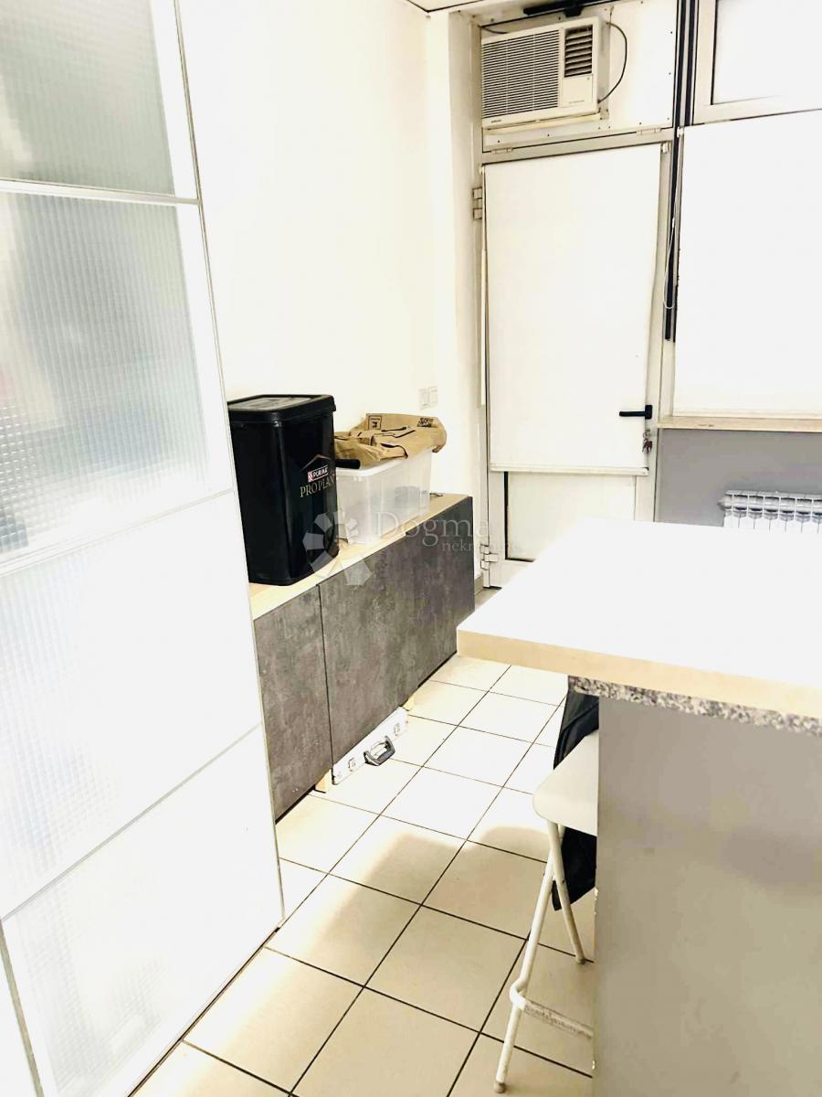 Locale commerciale Voltino, Trešnjevka - Sjever, 16,91m2