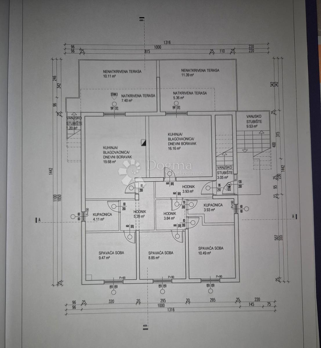 IN VENDITA – AMPIA CASA CON APPARTAMENTI, VISTA MARE E ATTIVITÀ TURISTICA AVVIATA (353 m²) – OKRUG GORNJI