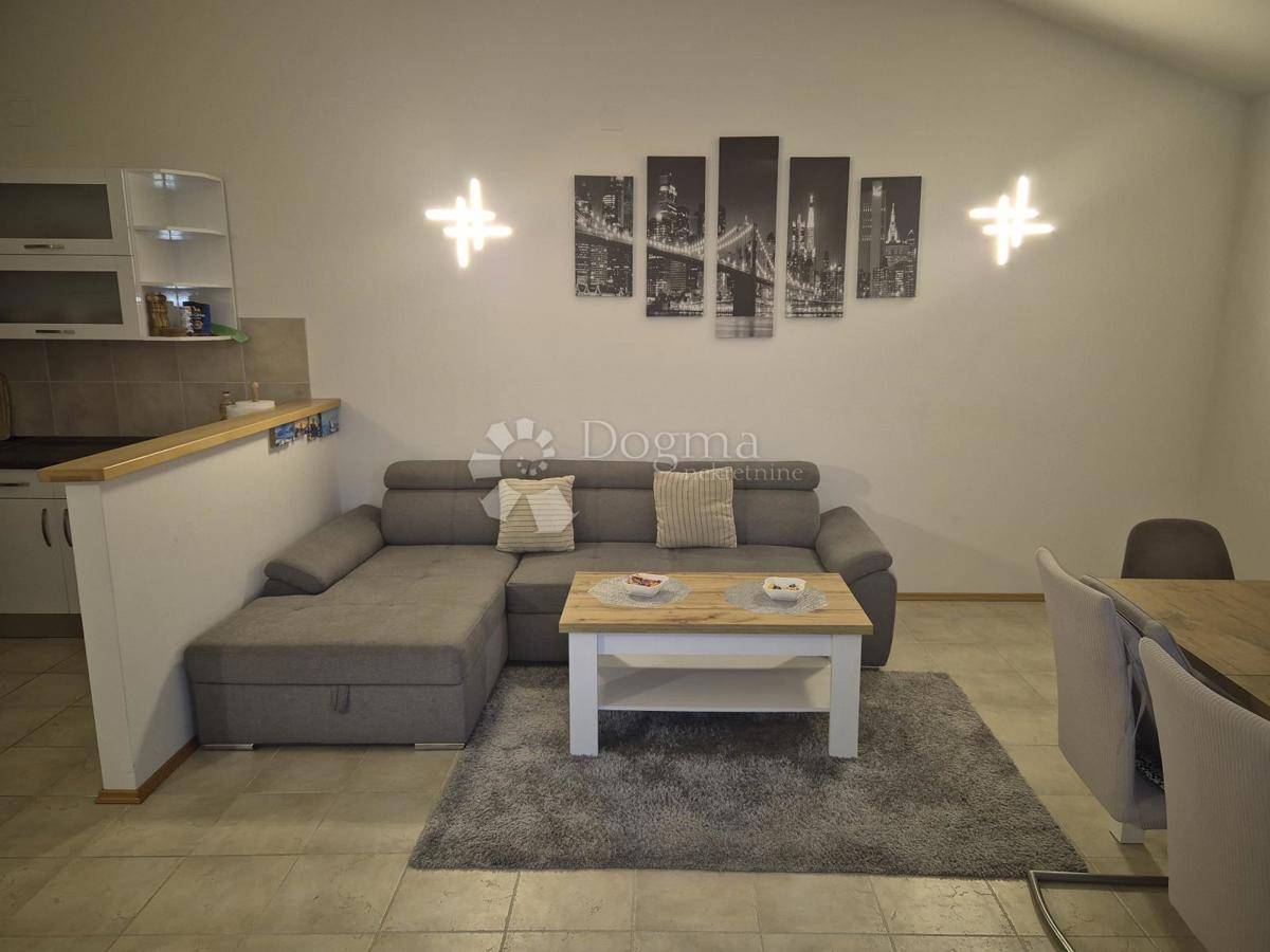 IN VENDITA: APPARTAMENTO MODERNO A ROGOZNICA – VISTA MARE UNICA