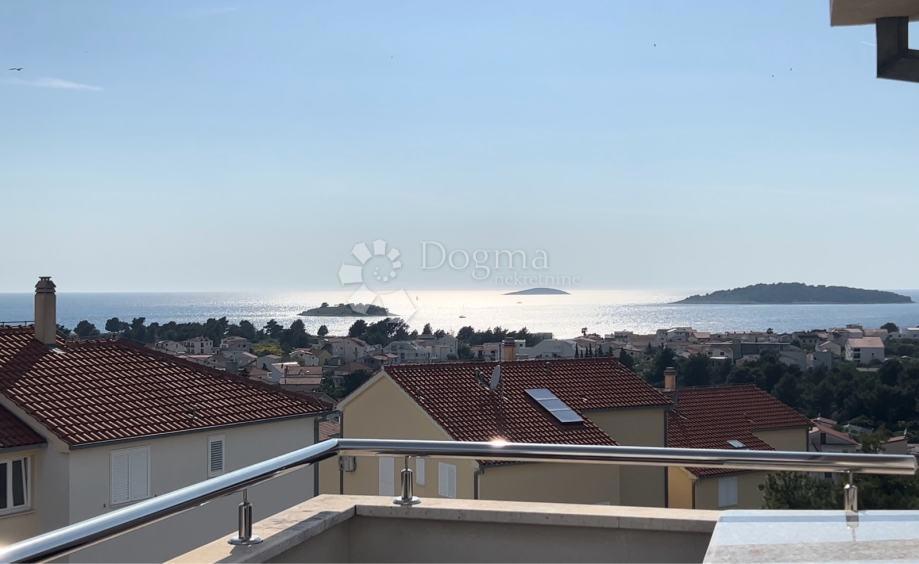 IN VENDITA: APPARTAMENTO MODERNO A ROGOZNICA – VISTA MARE UNICA