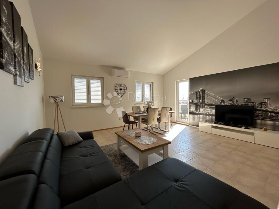 IN VENDITA: APPARTAMENTO MODERNO A ROGOZNICA – VISTA MARE UNICA