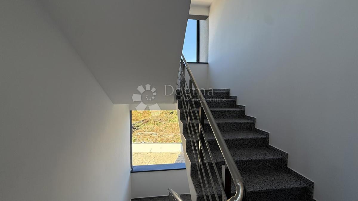 S3 – Appartamento con terrazza panoramica privata e vista mare