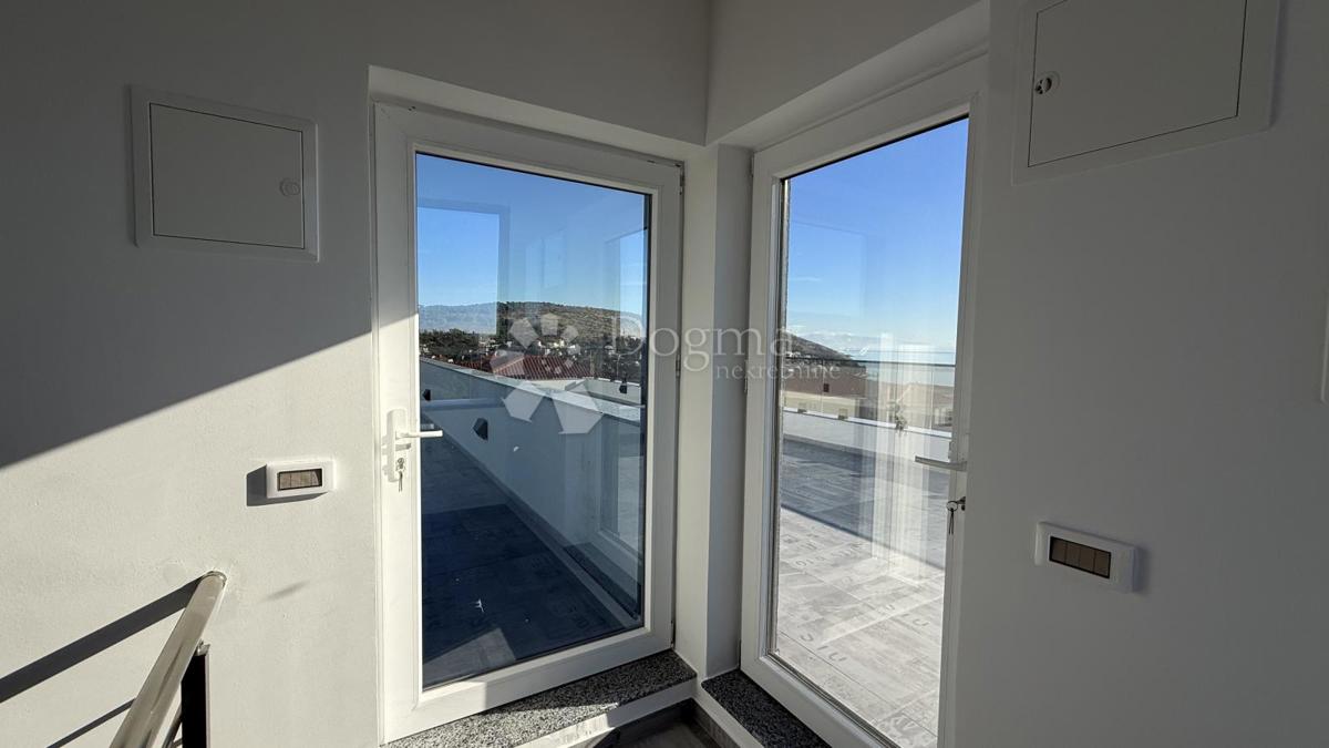 S3 – Appartamento con terrazza panoramica privata e vista mare