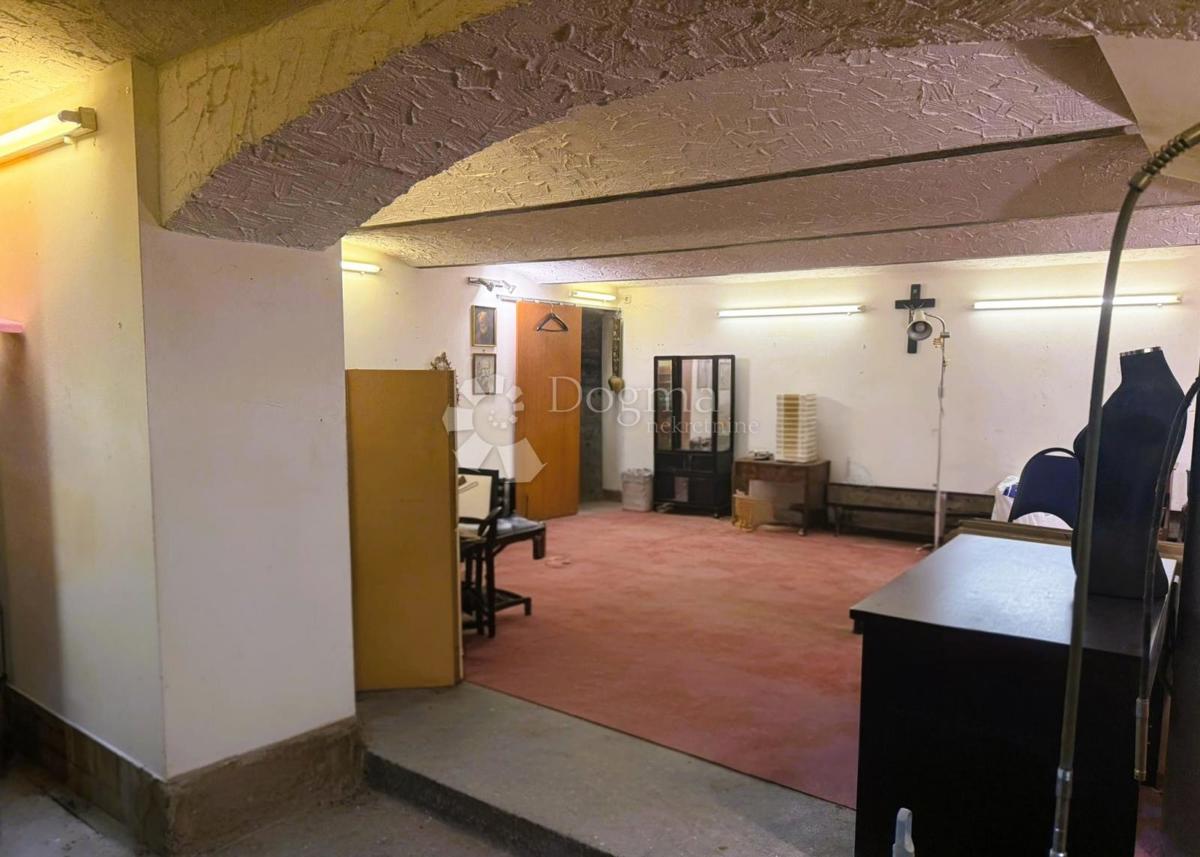 Locale commerciale Gornji grad / Centar, Osijek, 50m2