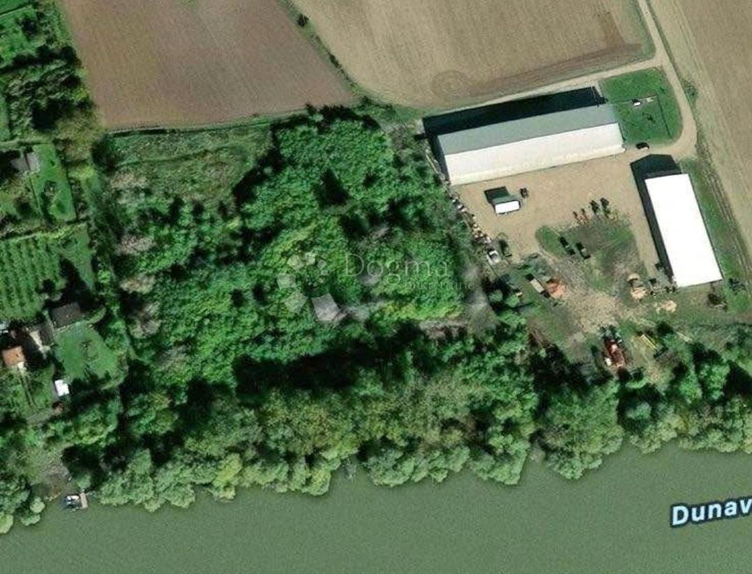 Terreno edificabile Dalj, Erdut, 18.001m2