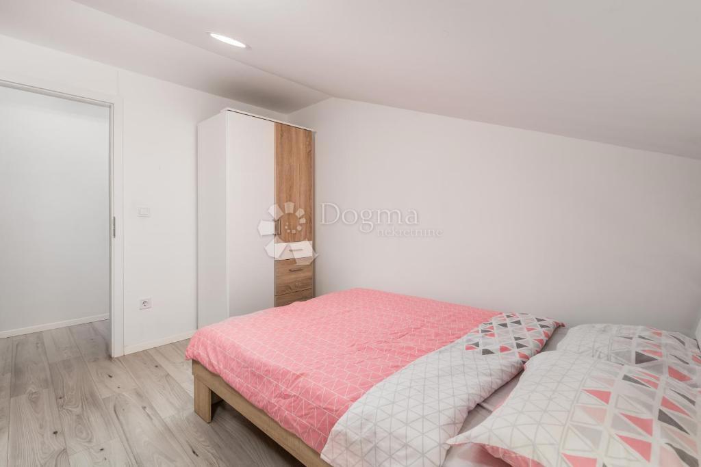 Allogio Centar, Rijeka, 72,77m2