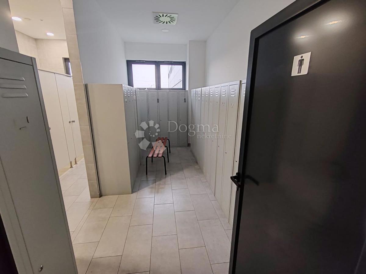 Locale commerciale Bartolovec, Trnovec Bartolovečki, 1.972m2