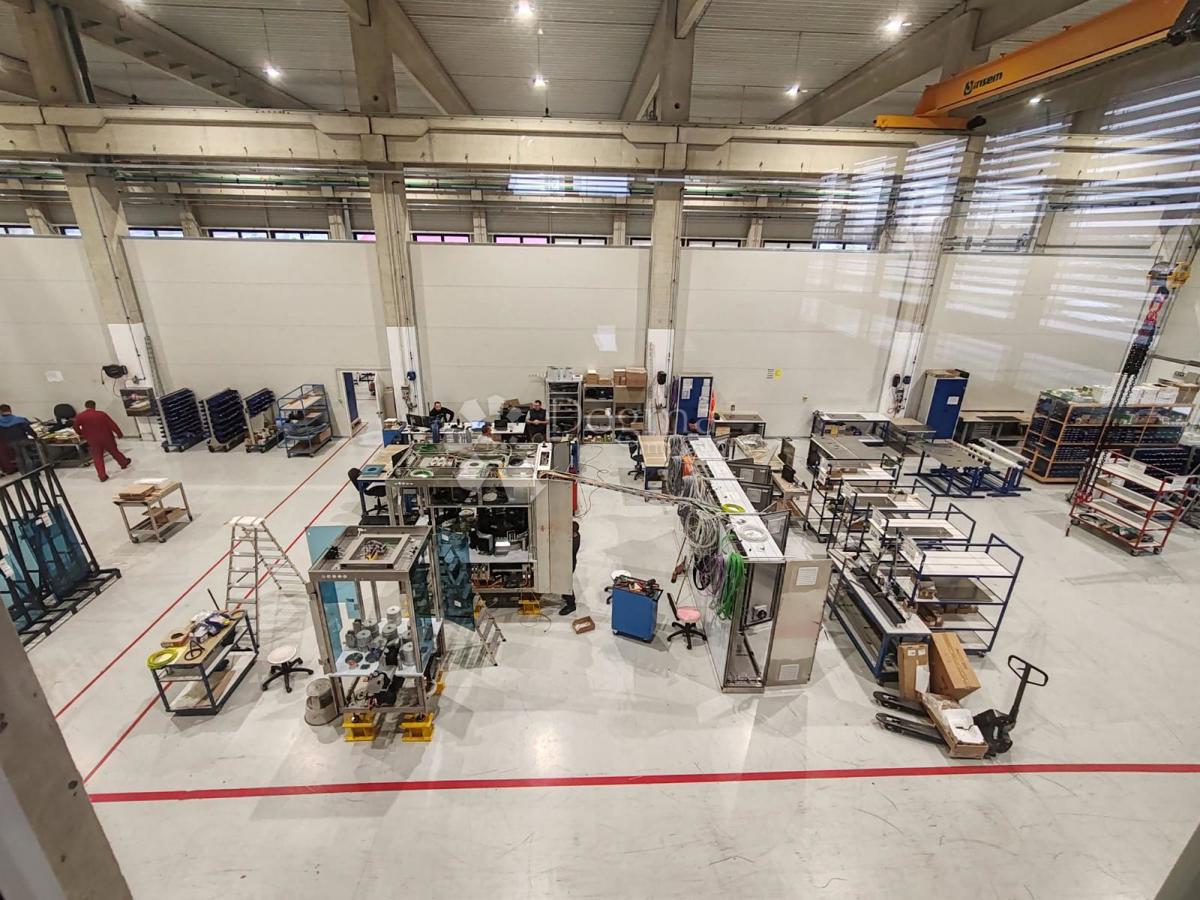 Locale commerciale Bartolovec, Trnovec Bartolovečki, 1.972m2