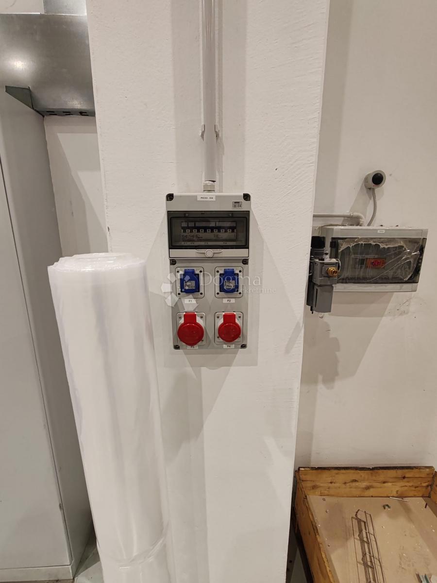 Locale commerciale Bartolovec, Trnovec Bartolovečki, 1.972m2