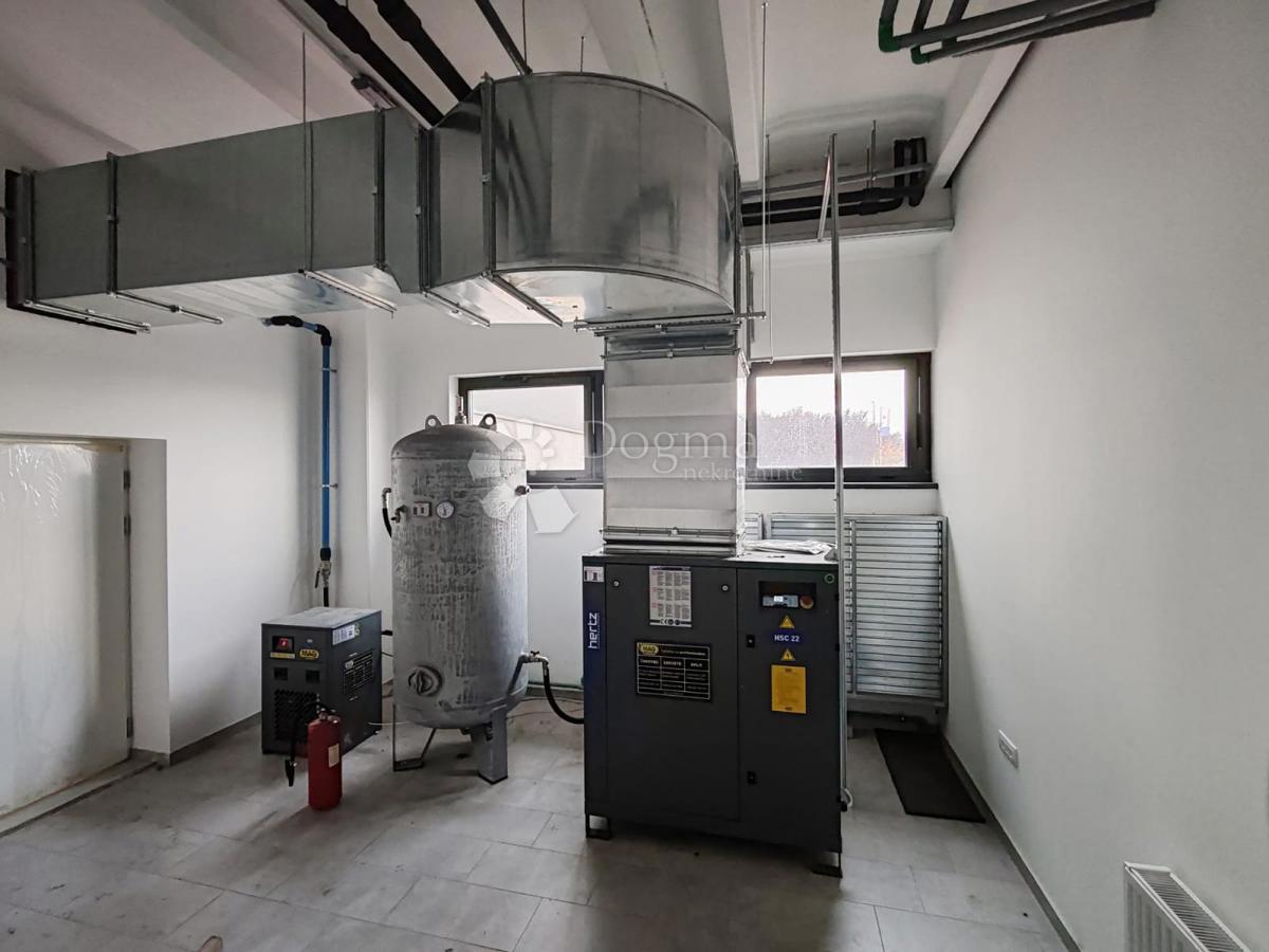 Locale commerciale Bartolovec, Trnovec Bartolovečki, 1.972m2