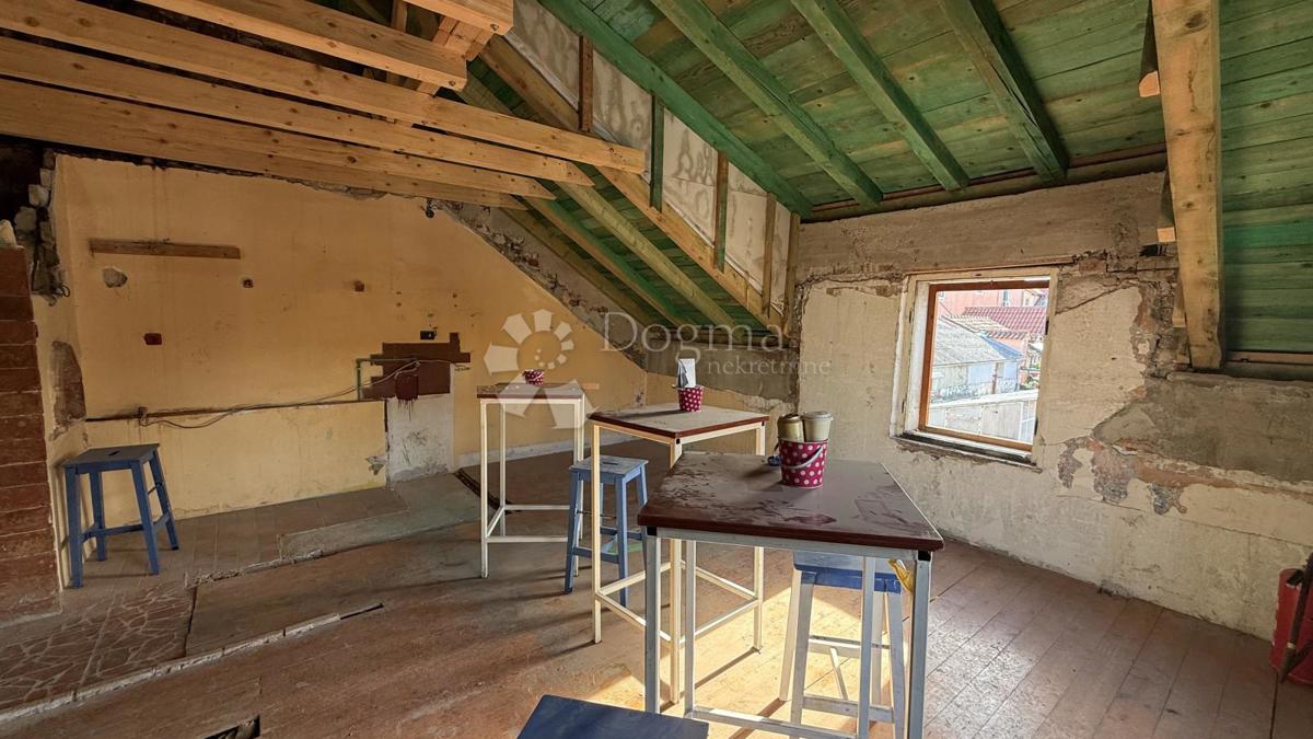 Appartamento Autentico con Cortile Privato nel Cuore della Città