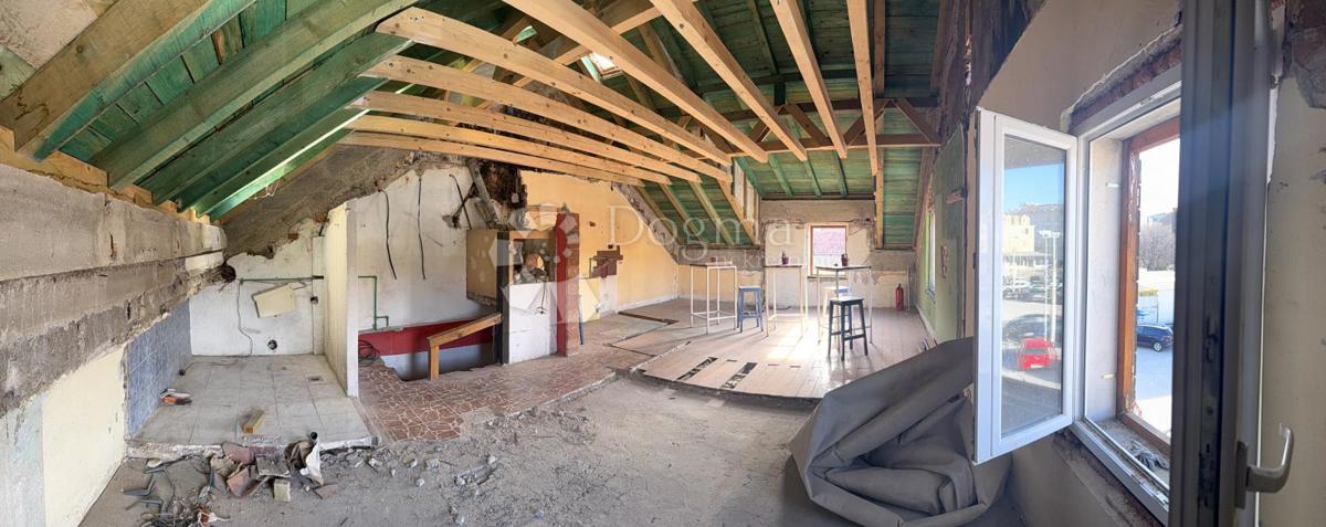 Appartamento Autentico con Cortile Privato nel Cuore della Città