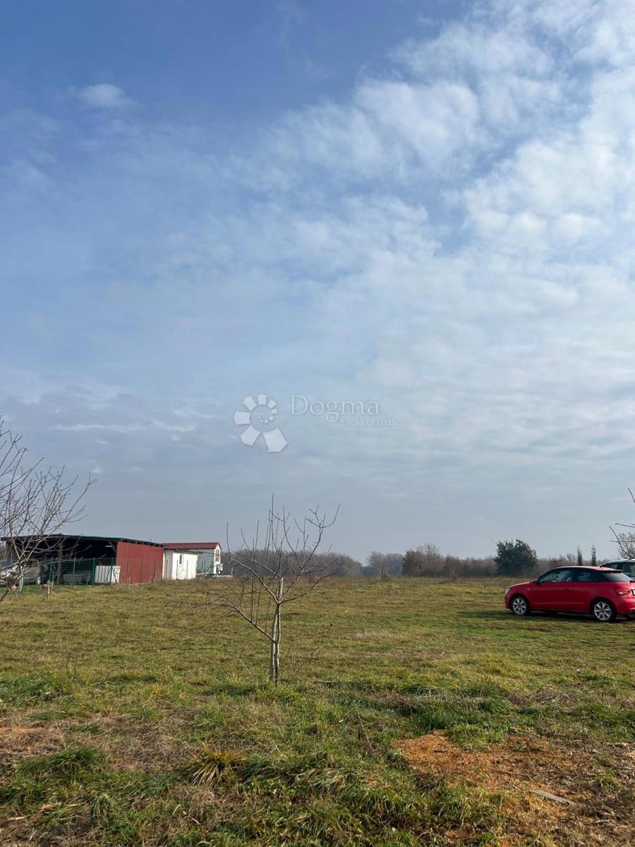 Terreno edificabile Loborika, Marčana, 795m2